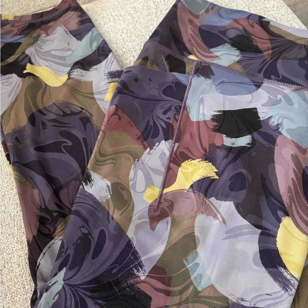 Abstract Patterned Leggings